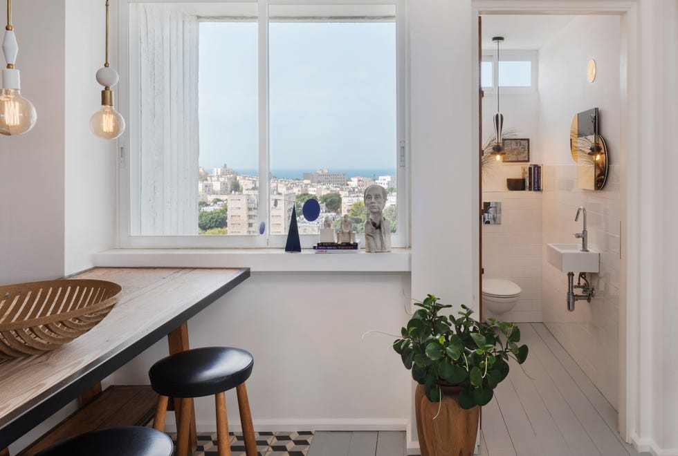 cocina y aseo decorado en blanco