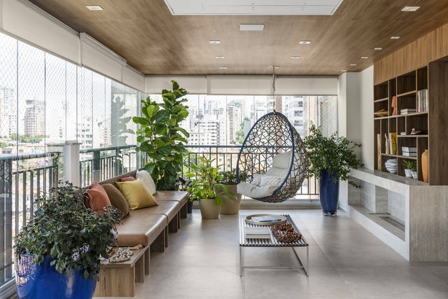 salón de diseño moderno con un columpio
