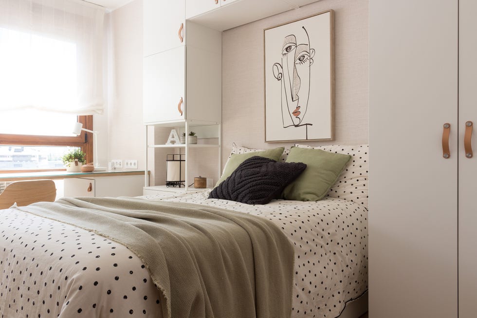 dormitorio juvenil femenino con armario puente blanco