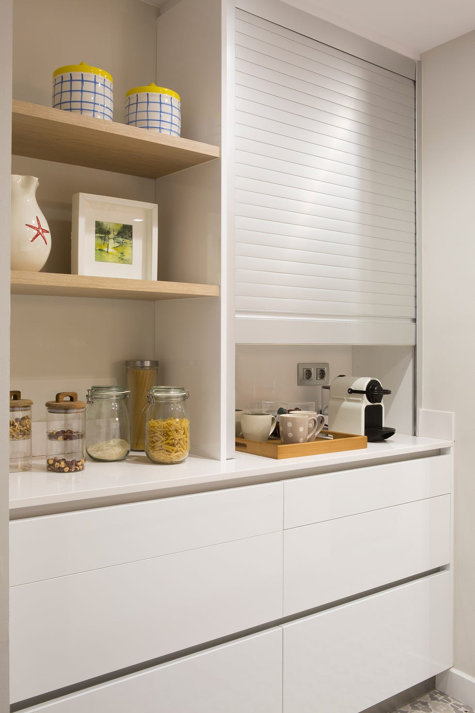 cocina blanca con frentes sin tiradores