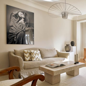 Salón con muebles clásicos y modernos salón con muebles clásicos y modernos