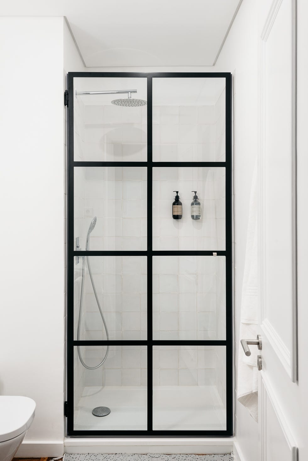 Piso en Lisboa reformado por Arkstudio