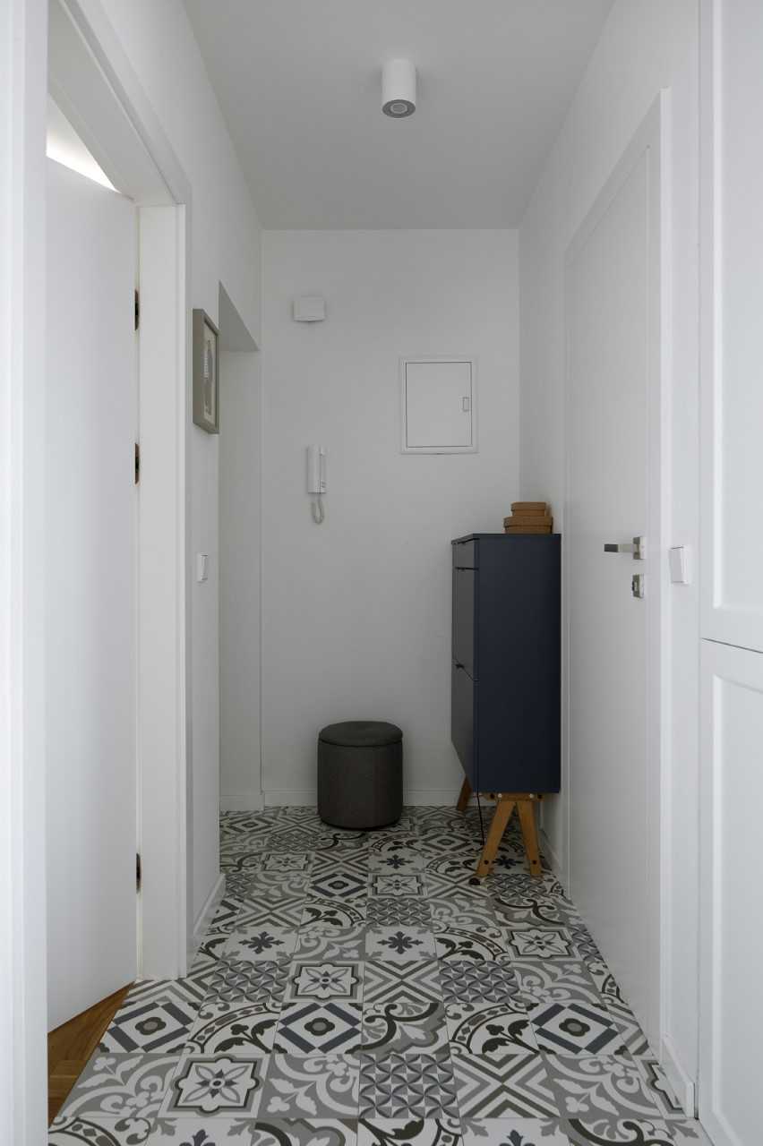 Pequeño apartamento decorado con color en Varsovia