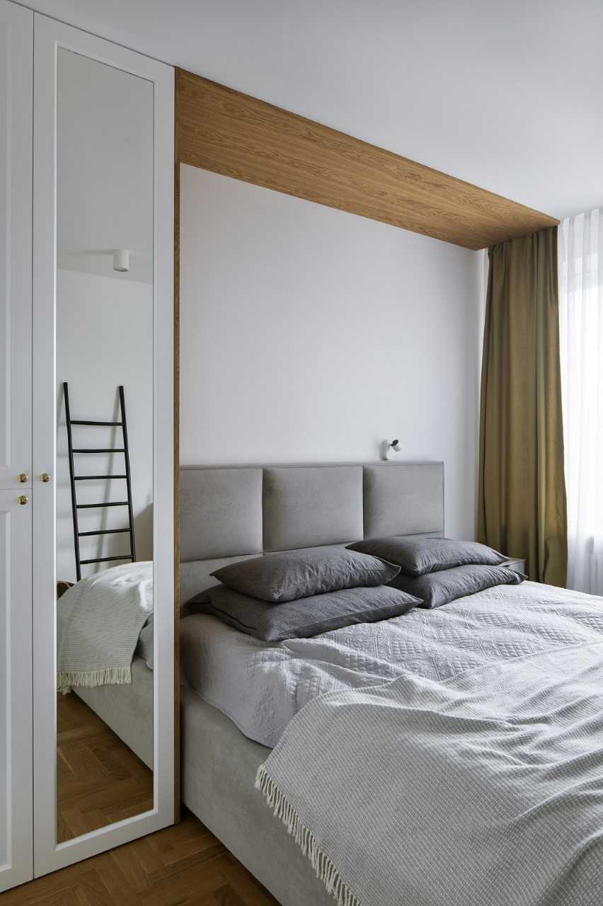 Pequeño apartamento decorado con color en Varsovia