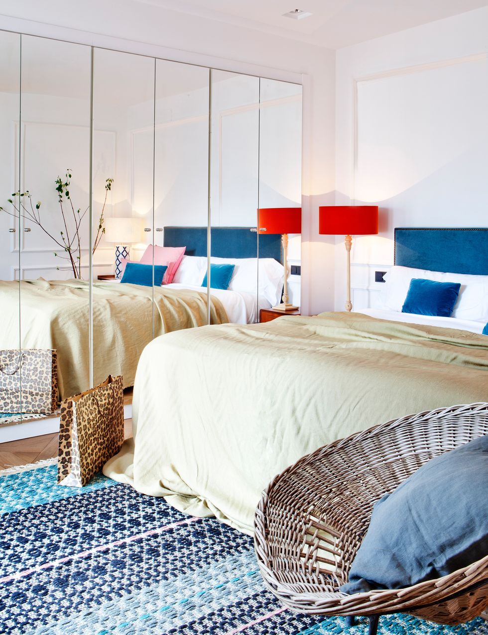 un piso elegante, colorido y con espacios abiertos en madrid