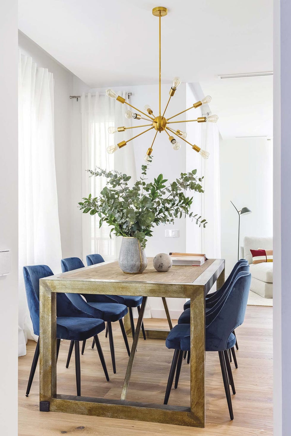 Piso moderno en Madrid: Comedor