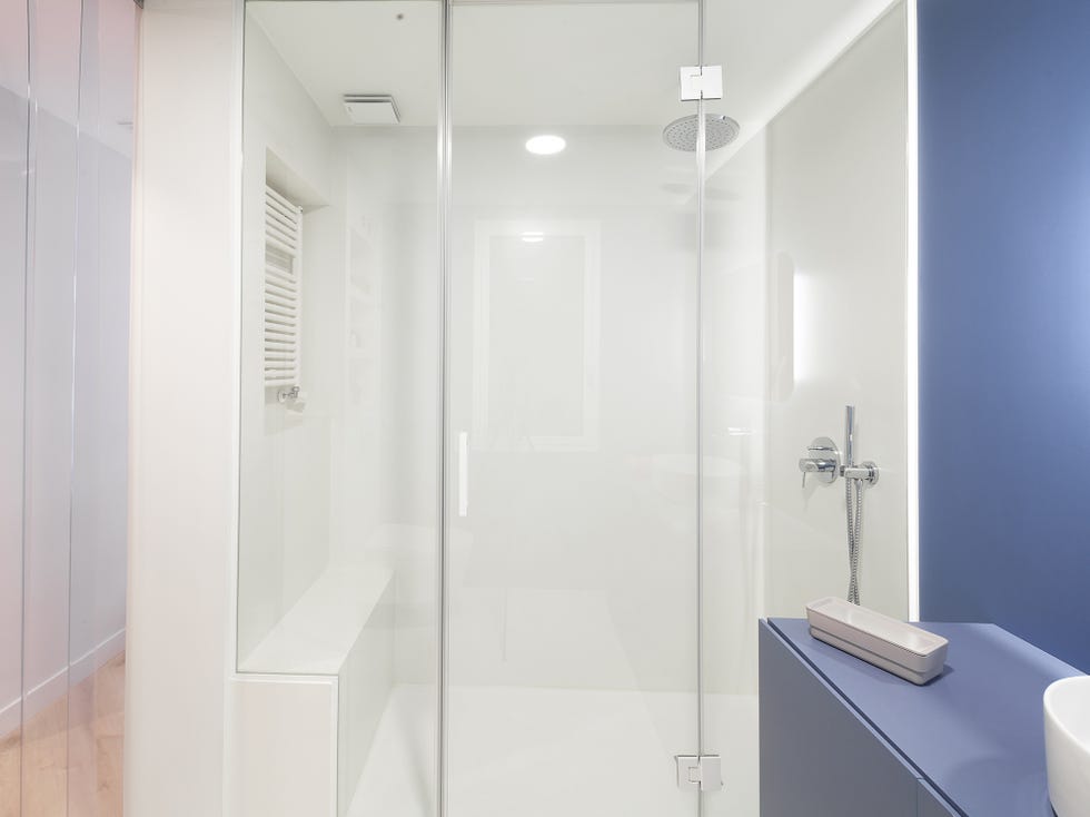 baño de color azul y diseño contemporáneo