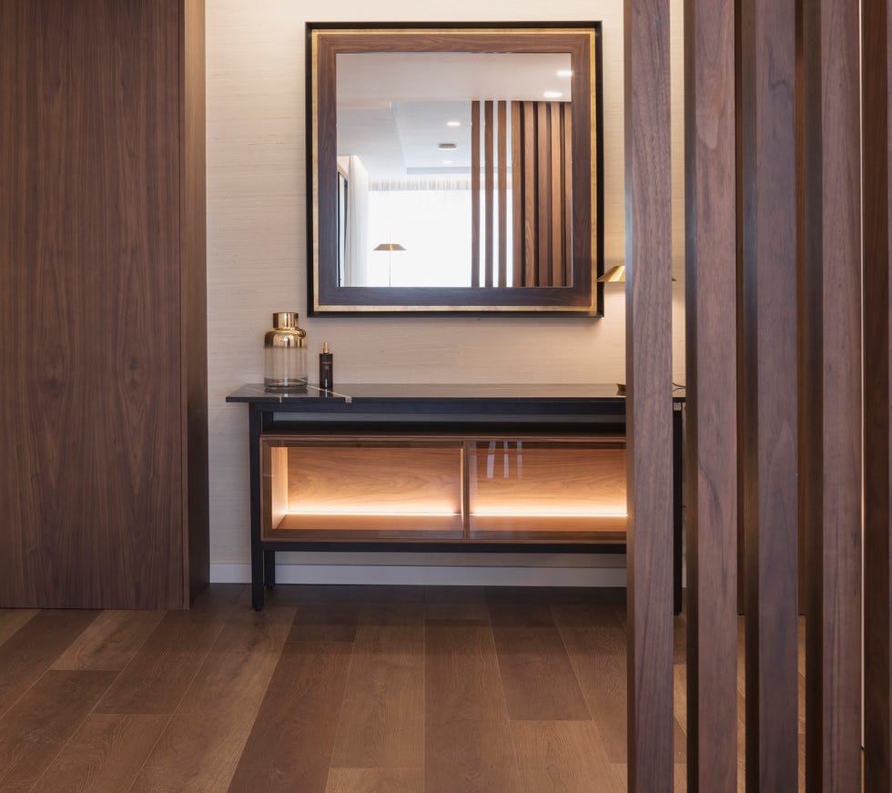consola de mármol negro y madera con iluminación led