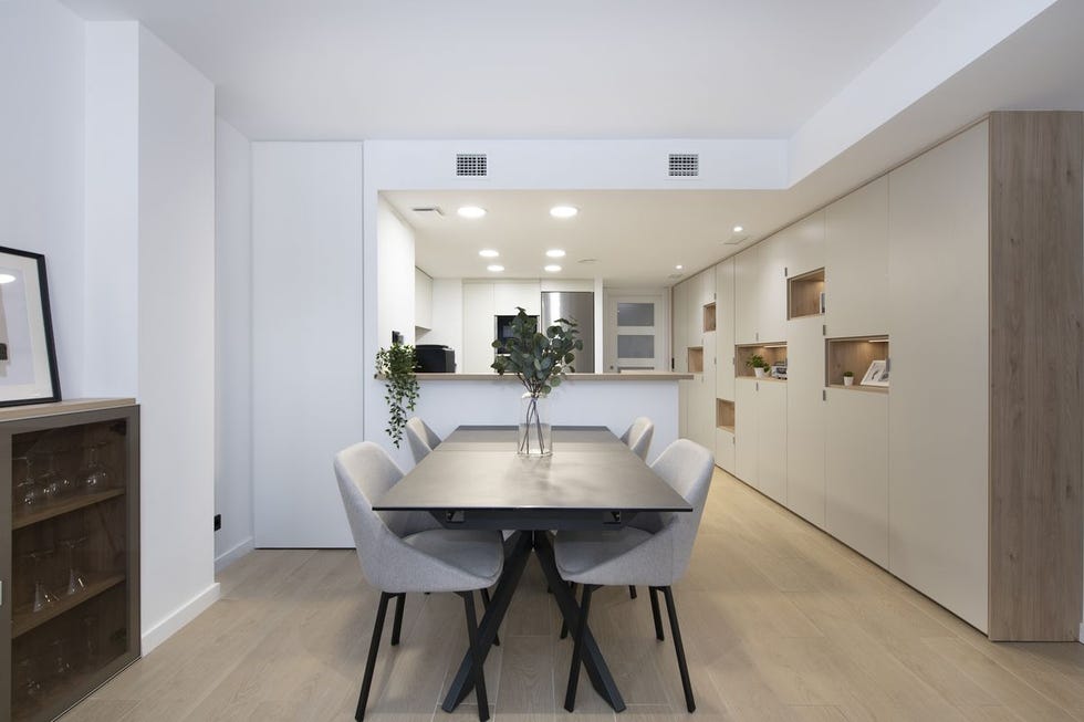 un piso pequeño de diseño moderno bien aprovechado y con mobiliario a medida