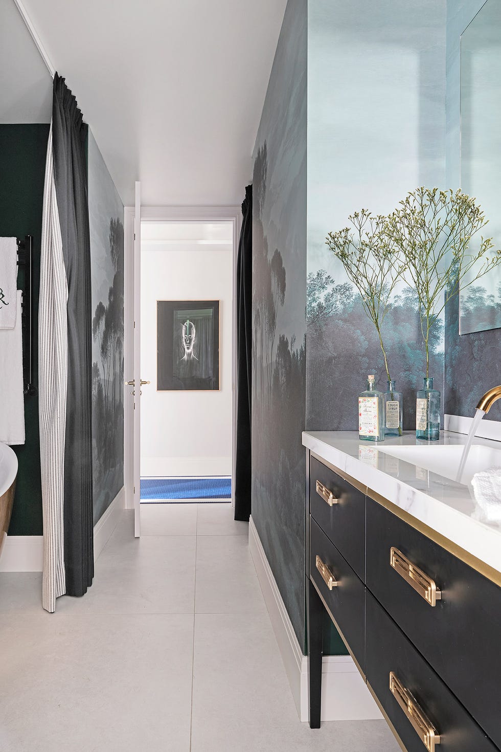 un piso de lujo en madrid con vistas al bernabéu baño