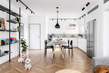 cocina moderna y minimalista en blanco y gris con office