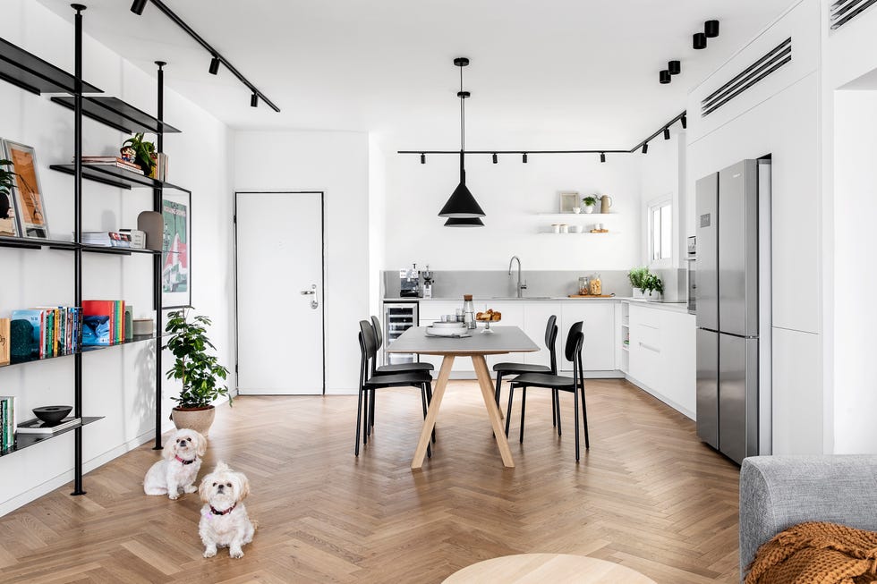 cocina moderna y minimalista en blanco y gris con office