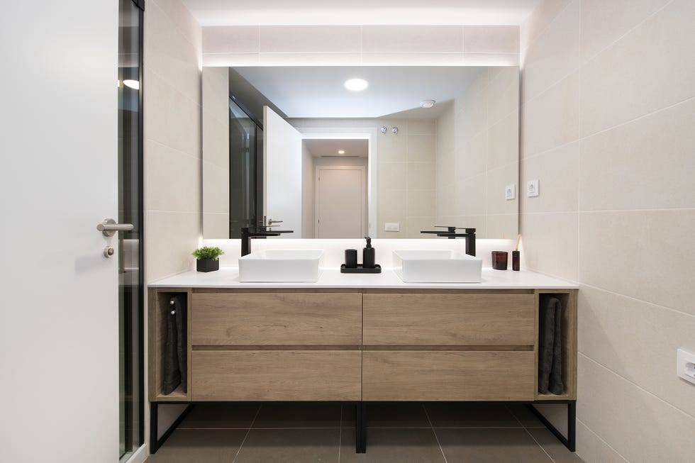 mueble bajo lavabo de madera
