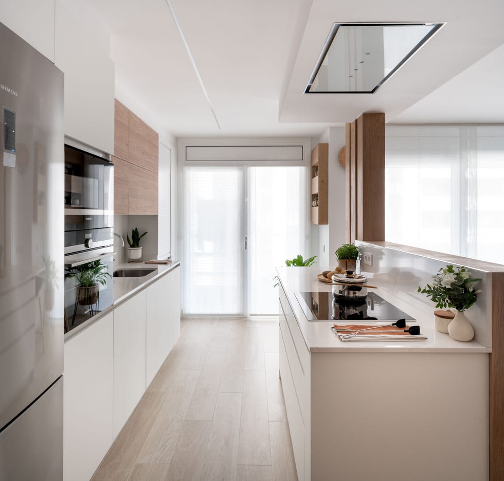 cocina blanca con isla