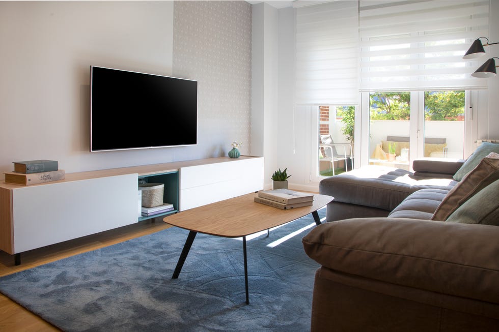 mueble de tv de diseño nórdico en blanco y madera