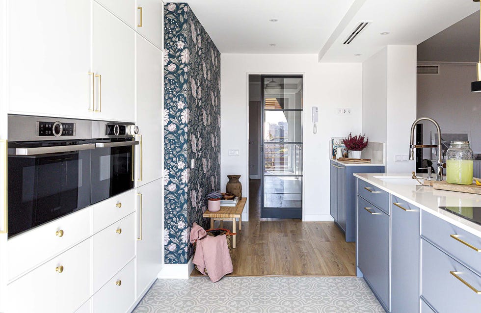 piso reformado en madrid cocina abierta al salón