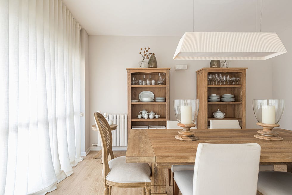 comedor rústico con muebles de madera