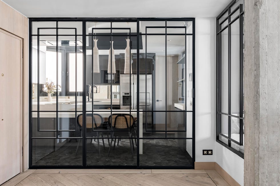 cocina de diseño industrial con península