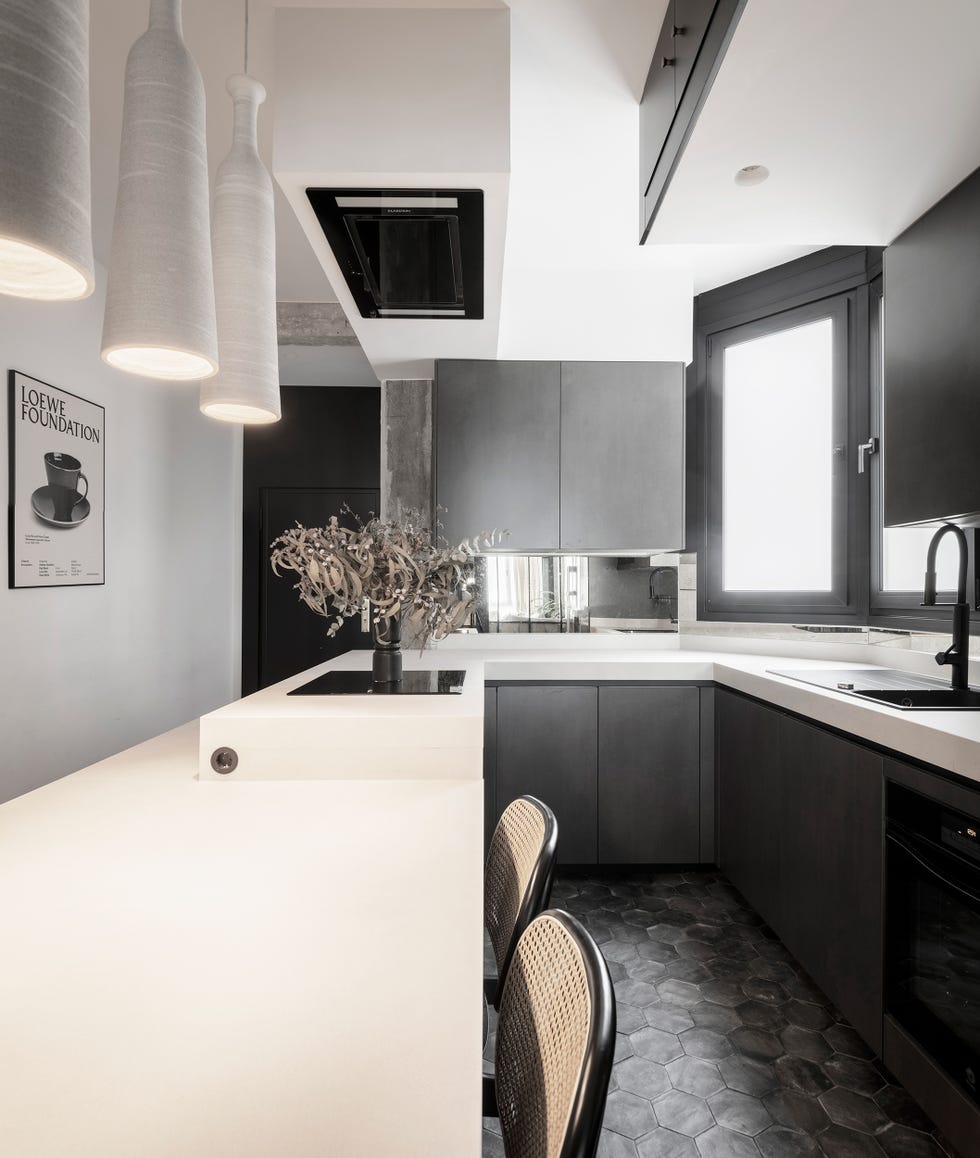 cocina de diseño industrial con península