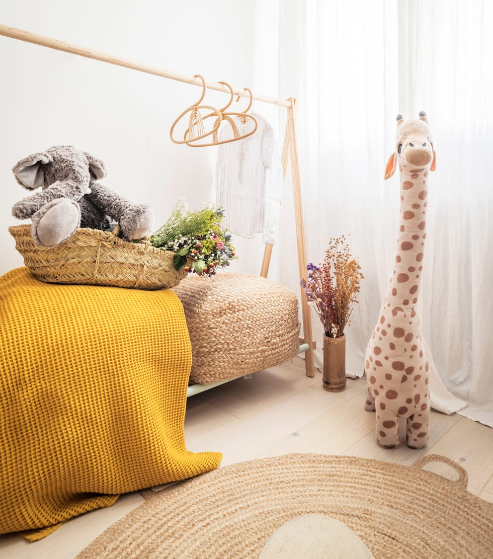perchero de madera infantil