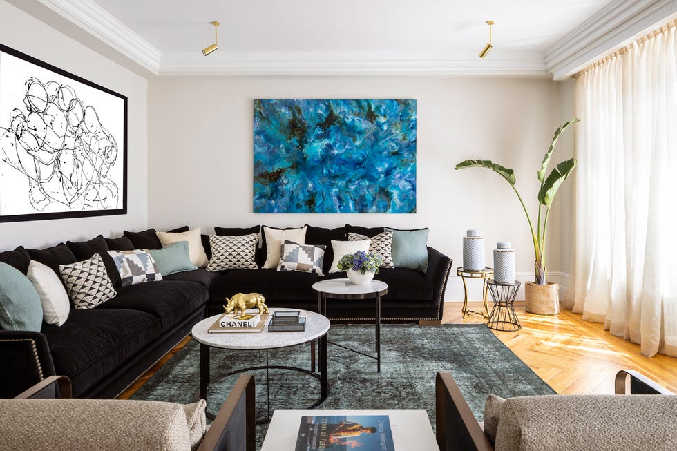 salón de diseño clásico con sofá esquinero