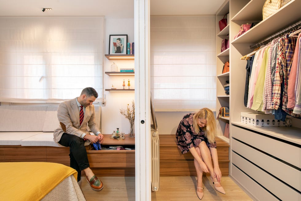 dormitorio con vestidor