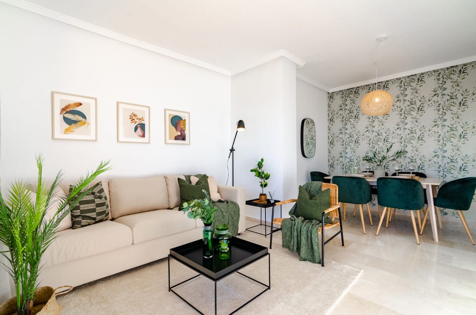 salón comedor moderno decorado en tonos verdes