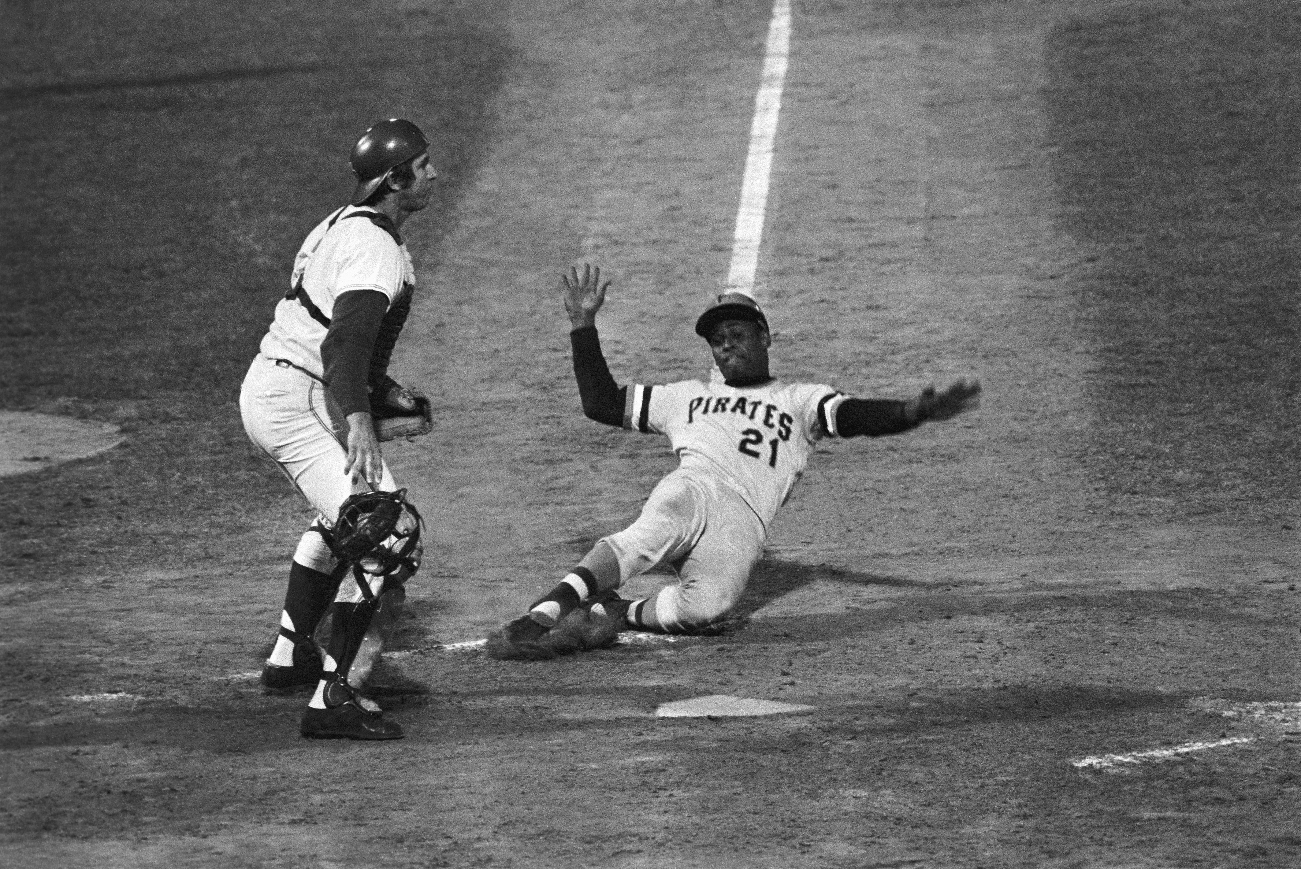 Today in History, December 31, 1972: Roberto Clemente killed in