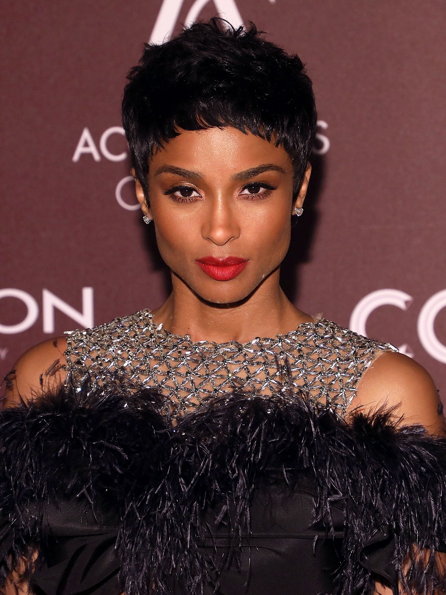7 Cool and Classic Short Hairstyles for Working Women