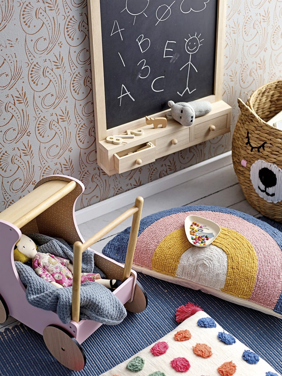 Muebles para jugar: pizarra infantil