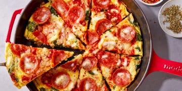 skillet frittata topped with pepperonis