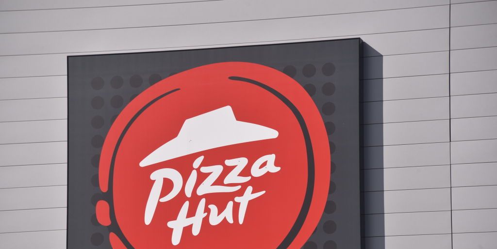 Is Pizza Hut Open on Christmas 2023? Pizza Hut Holiday Hours