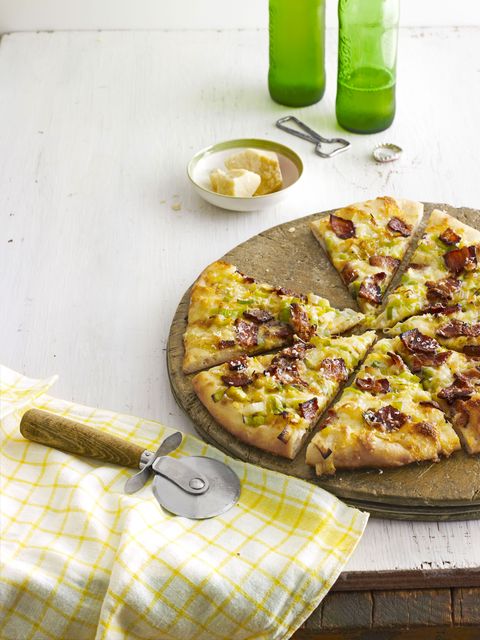 caramelized leek and bacon pizza