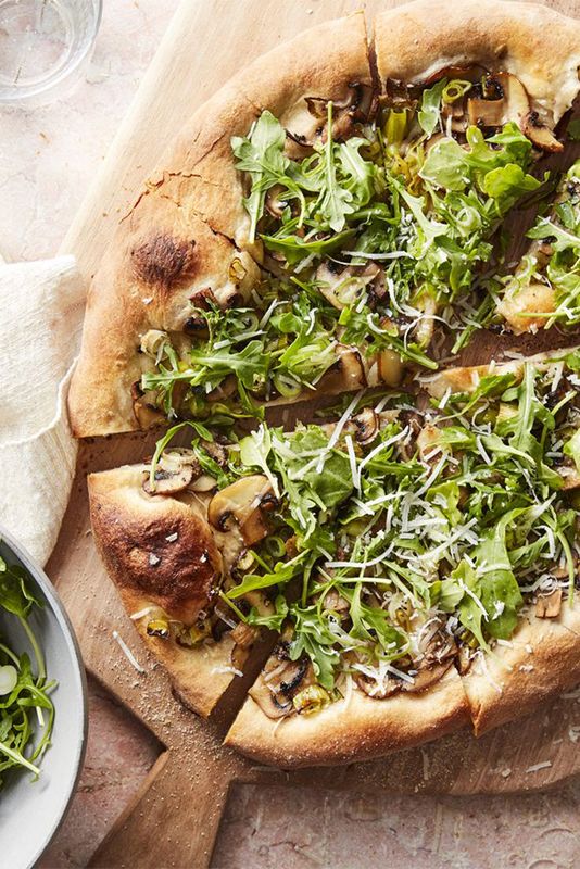 pizza recipes mushroom and arugula salad pizza