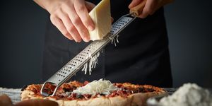 チーズグレーターのおすすめ12選｜人気のビアンキやマイクロプレインなどを紹介