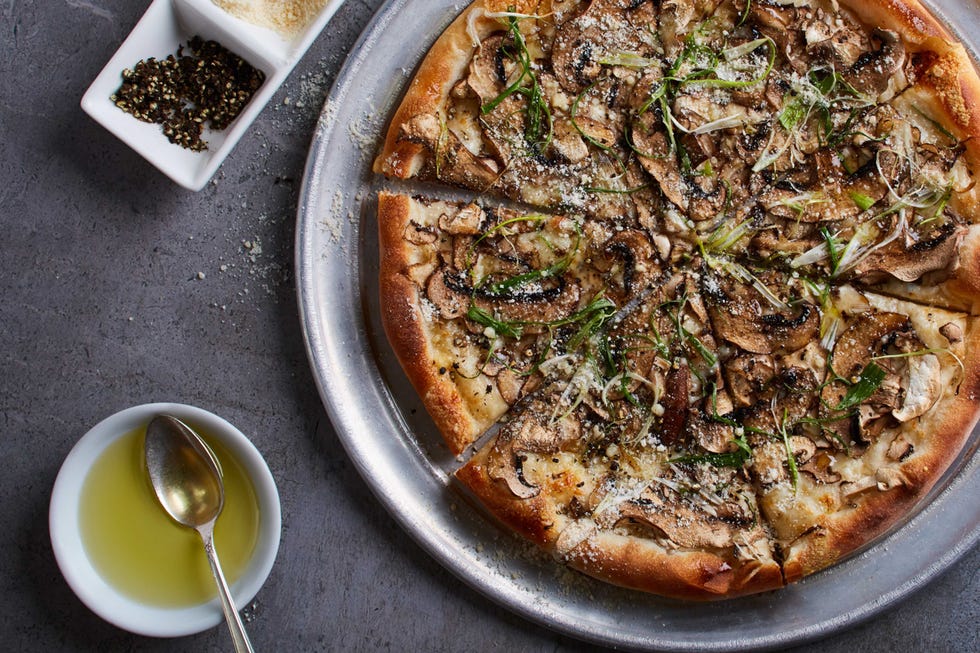 Dish, Food, Cuisine, Ingredient, Pizza, Produce, Flatbread, Recipe, Italian food, Baked goods, 
