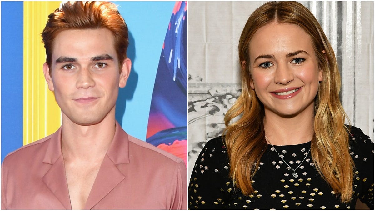 KJ Apa and Britt Robertson Dating, Seen Kissing at Comic-Con