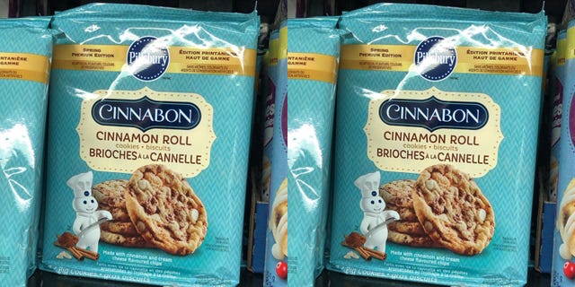 Food, Snack, Cuisine, Ingredient, Dish, Oatmeal-raisin cookies, Cookie, Whole grain, Breakfast cereal, Cookies and crackers, 