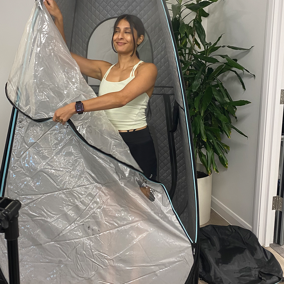 a person using the pulsio sauna pod