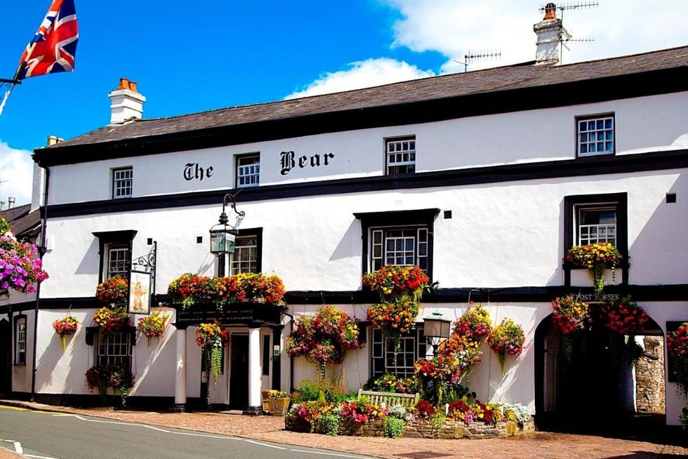 places to stay brecon beacons