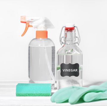 places you should never clean with vinegar