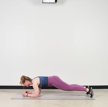 natascha grief performing a series of plank exercises