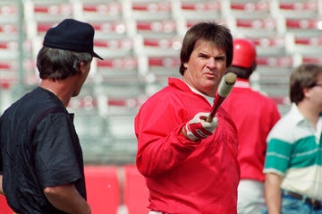 pete rose pointing bat at camera