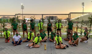 el equipo femenino del playas de castellón posa en el estadio de vallehermoso tras ganar la copa de clubes iberdrola