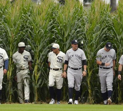 MLB at Field of Dreams: Photos of the Chicago White Sox in Iowa