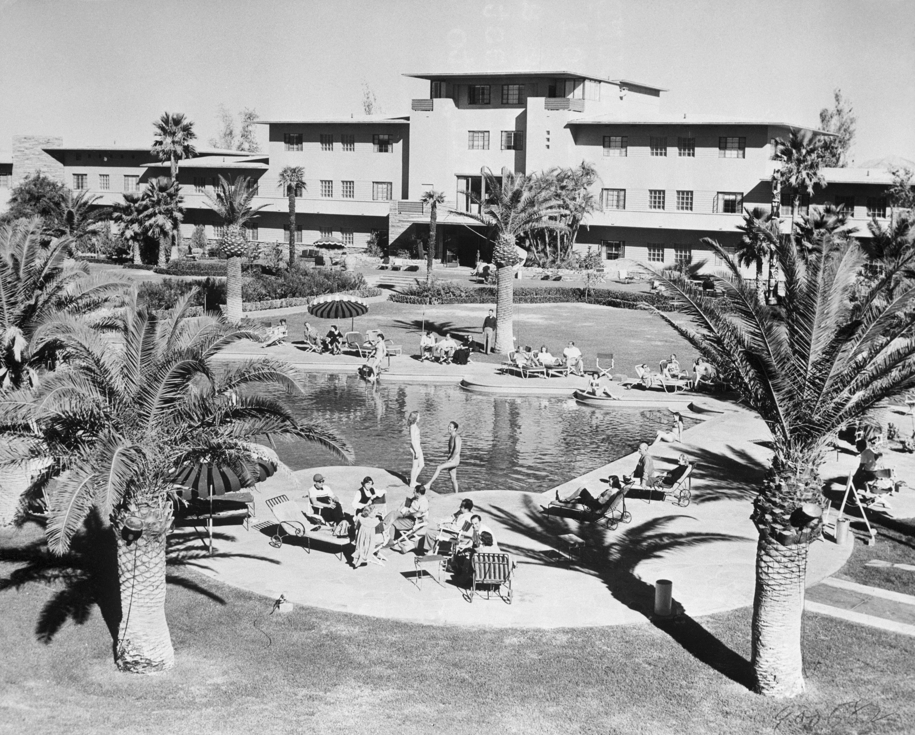 1950s Las Vegas Nevada Enchanting Pool Flamingo Hotel Colorpicture