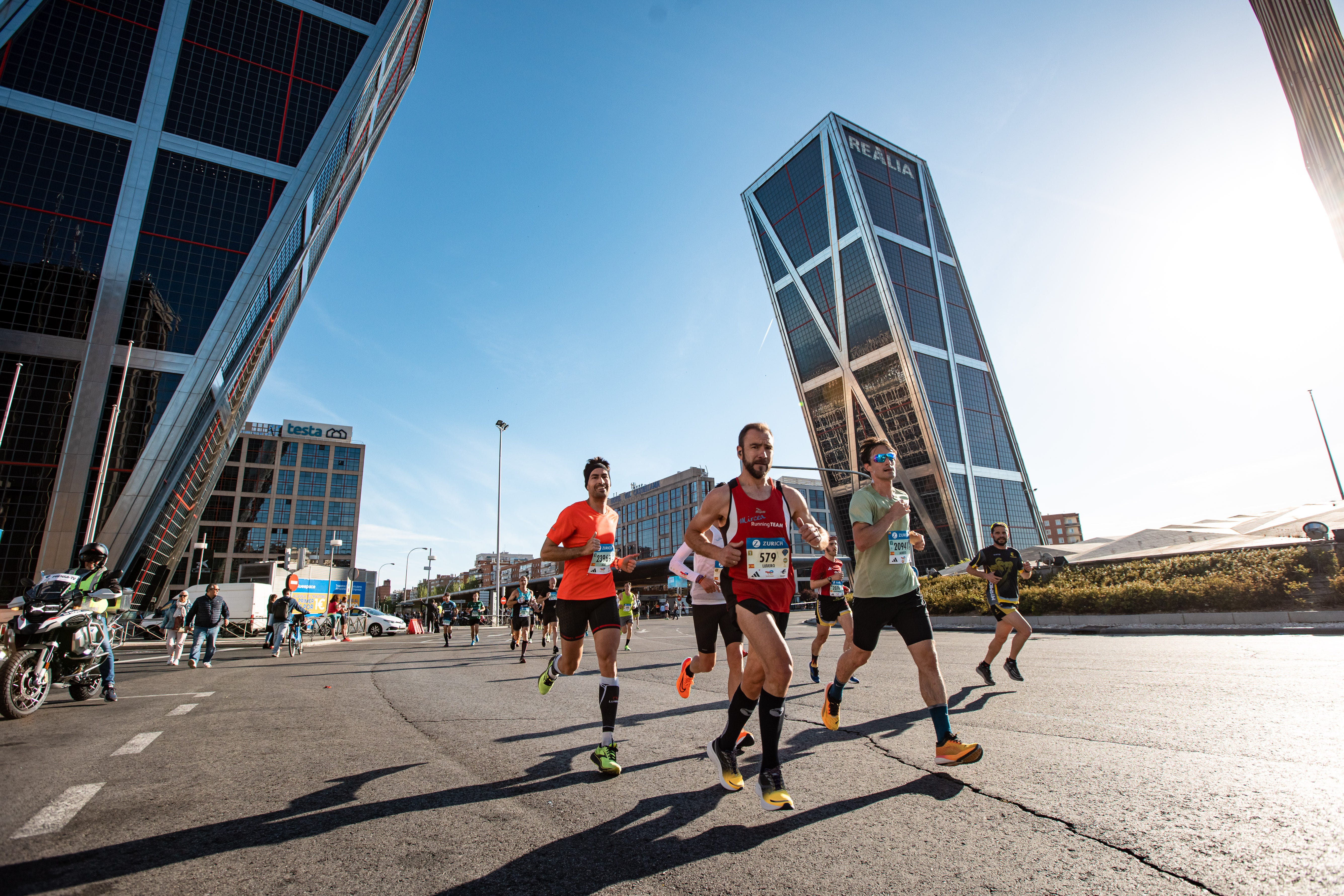 las mejores imágenes del zurich rock 'n' roll running series madrid