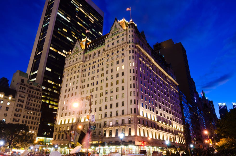 plaza hotel in new york city at night