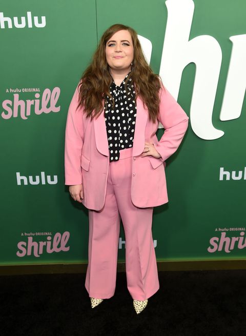 plus size fall outfit ideas aidy bryant pink suit