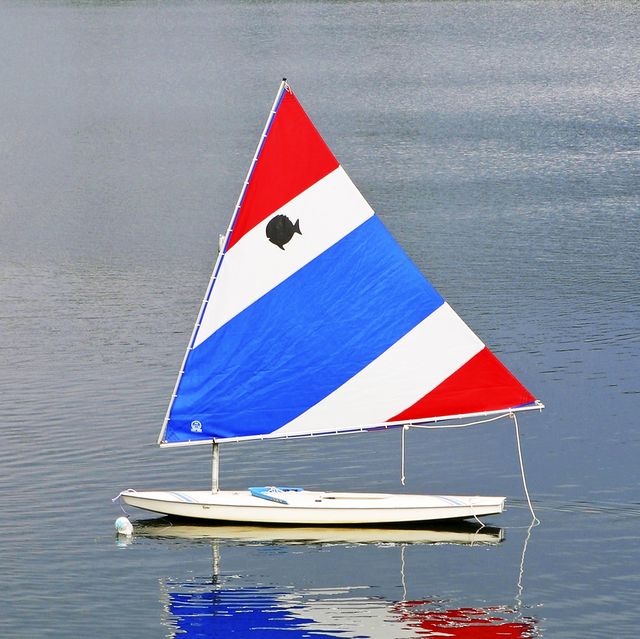 a7nbf9 sunfish sailboat reflection